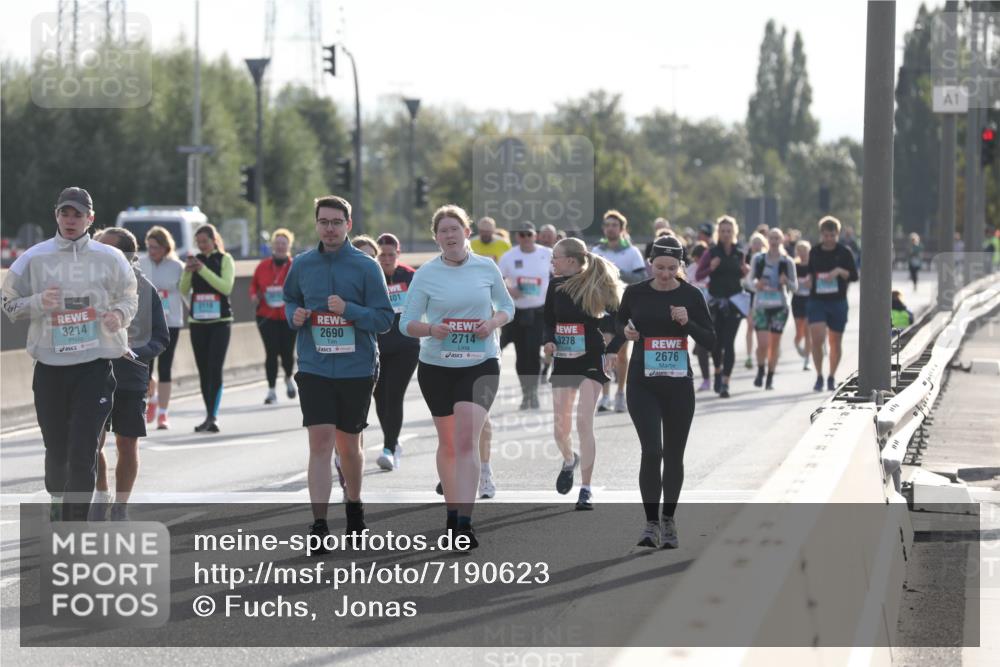 03.10.2024 - Köhlbrandbrückenlauf Fuchs,  Jonas http://msf.ph/oto/7190623 03.10.2024 09:24:03 Position 3 3214, 2690, 2714, 3278, 2676, 1 meine-sportfotos.de