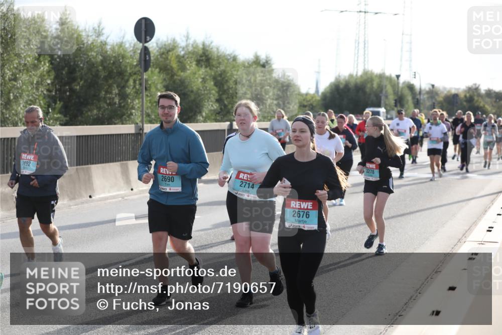 03.10.2024 - Köhlbrandbrückenlauf Fuchs,  Jonas http://msf.ph/oto/7190657 03.10.2024 09:24:12 Position 3 3492, 2690, 2714, 2676, 3278 meine-sportfotos.de