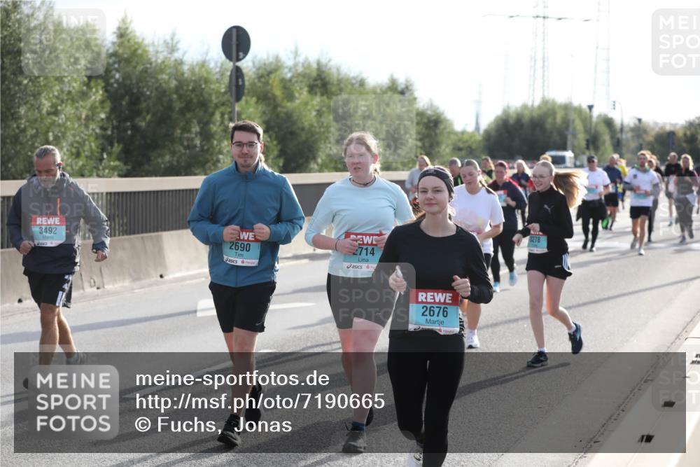 03.10.2024 - Köhlbrandbrückenlauf Fuchs,  Jonas http://msf.ph/oto/7190665 03.10.2024 09:24:12 Position 3 3492, 2690, 2714, 2676, 3278 meine-sportfotos.de