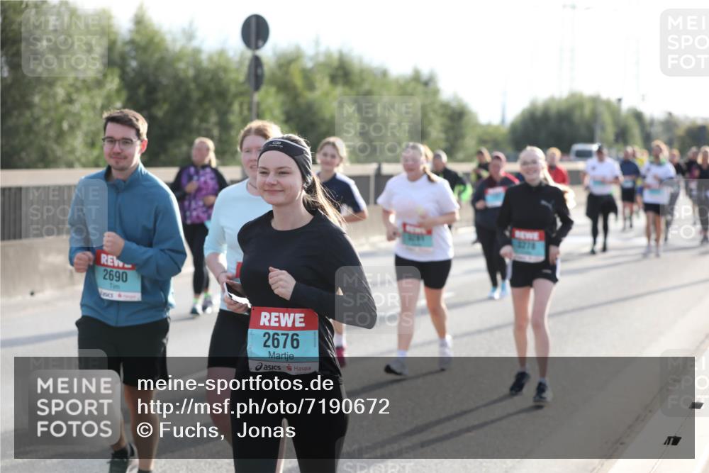 03.10.2024 - Köhlbrandbrückenlauf Fuchs,  Jonas http://msf.ph/oto/7190672 03.10.2024 09:24:13 Position 3 2690, 2676, 3276 meine-sportfotos.de