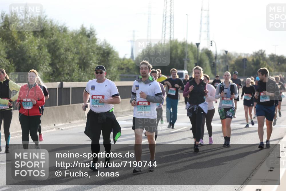 03.10.2024 - Köhlbrandbrückenlauf Fuchs,  Jonas http://msf.ph/oto/7190744 03.10.2024 09:24:18 Position 3 2815, 331, 3311, 3099, 3103 meine-sportfotos.de