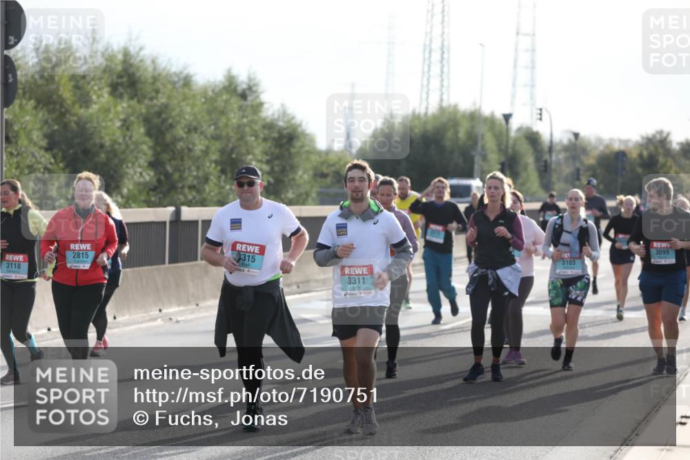 03.10.2024 - Köhlbrandbrückenlauf Fuchs,  Jonas http://msf.ph/oto/7190751 03.10.2024 09:24:18 Position 3 3118, 2815, 315, 3311, 3099, 3103 meine-sportfotos.de