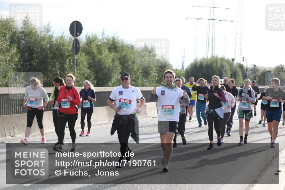 03.10.2024 - Köhlbrandbrückenlauf Fuchs,  Jonas http://msf.ph/oto/7190761 03.10.2024 09:24:19 Position 3 3311, 3264, 2815, 3627, 3315, 3373, 3103, 158, 3099 meine-sportfotos.de