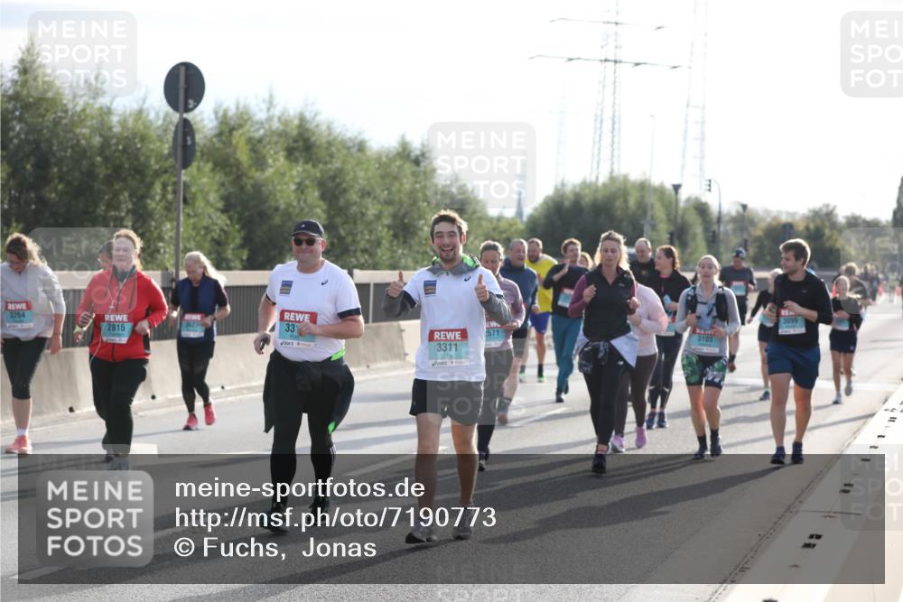 03.10.2024 - Köhlbrandbrückenlauf Fuchs,  Jonas http://msf.ph/oto/7190773 03.10.2024 09:24:20 Position 3 3264, 2815, 33, 3311, 571, 3103, 3099 meine-sportfotos.de