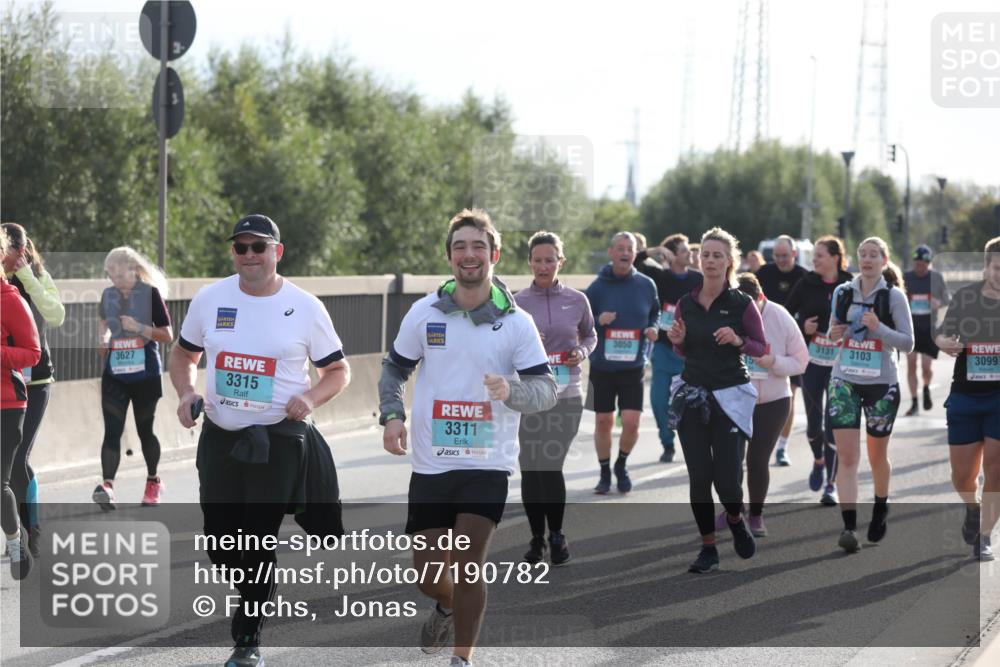 03.10.2024 - Köhlbrandbrückenlauf Fuchs,  Jonas http://msf.ph/oto/7190782 03.10.2024 09:24:20 Position 3 3627, 3315, 3050, 3131, 3103, 3099, 3311 meine-sportfotos.de