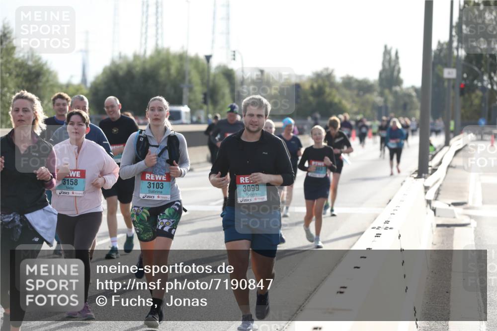 03.10.2024 - Köhlbrandbrückenlauf Fuchs,  Jonas http://msf.ph/oto/7190847 03.10.2024 09:24:22 Position 3 3158, 3103, 3099, 383 meine-sportfotos.de