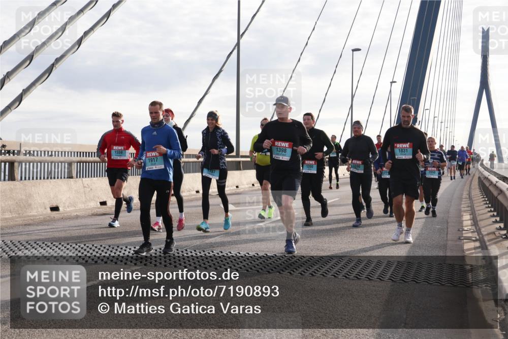 03.10.2024 - Köhlbrandbrückenlauf Matties Gatica Varas http://msf.ph/oto/7190893 03.10.2024 09:27:10 Position 2 1398, 1559, 1590, 1917, 1200, 1831, 2050 meine-sportfotos.de