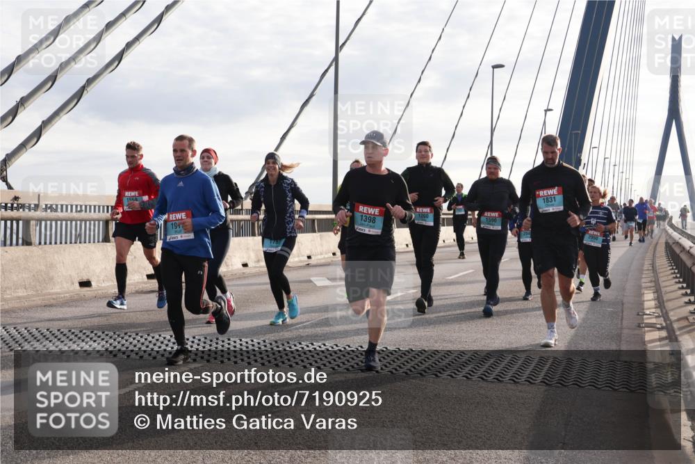 03.10.2024 - Köhlbrandbrückenlauf Matties Gatica Varas http://msf.ph/oto/7190925 03.10.2024 09:27:10 Position 2 1559, 1200, 1590, 1398, 19, 1831, 2050 meine-sportfotos.de