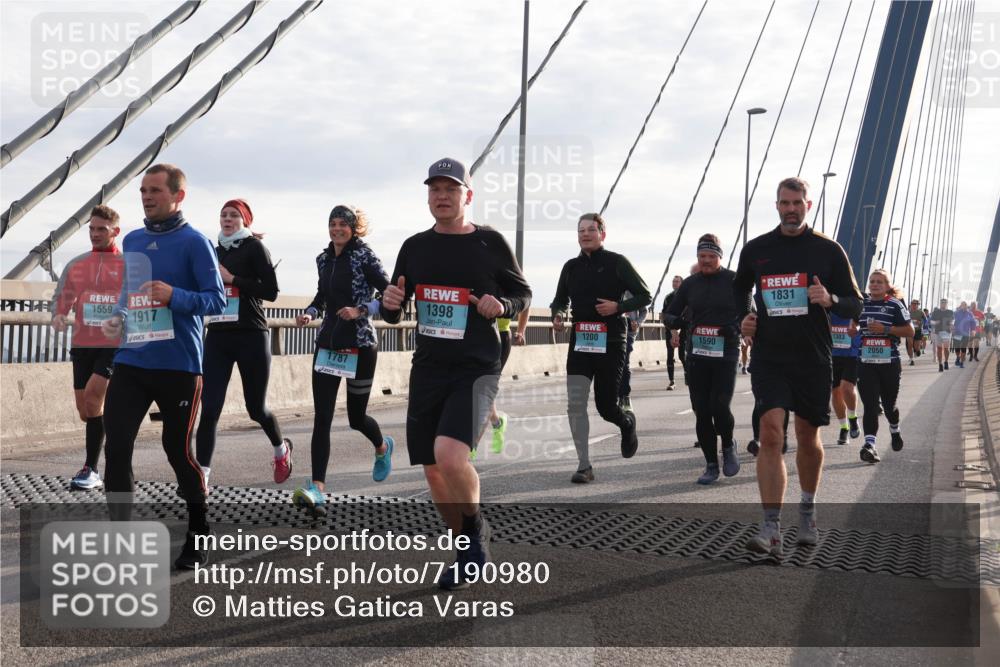 03.10.2024 - Köhlbrandbrückenlauf Matties Gatica Varas http://msf.ph/oto/7190980 03.10.2024 09:27:10 Position 2 1559, 1917, 1787, 1831, 1398, 1303, 1200, 1590, 2050 meine-sportfotos.de