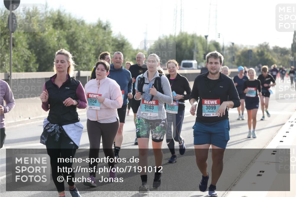 03.10.2024 - Köhlbrandbrückenlauf Fuchs,  Jonas http://msf.ph/oto/7191012 03.10.2024 09:24:23 Position 3 3158, 3103, 3131, 3099 meine-sportfotos.de