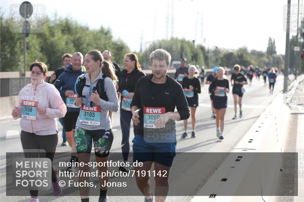 03.10.2024 - Köhlbrandbrückenlauf Fuchs,  Jonas http://msf.ph/oto/7191142 03.10.2024 09:24:25 Position 3 3158, 30, 3103, 3099, 21, 111 meine-sportfotos.de