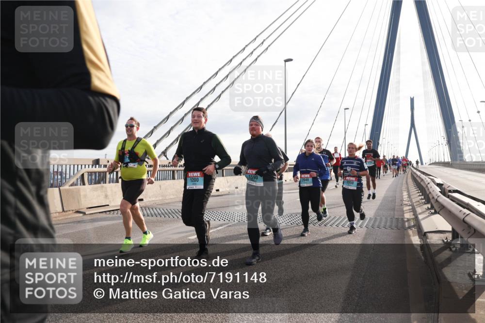 03.10.2024 - Köhlbrandbrückenlauf Matties Gatica Varas http://msf.ph/oto/7191148 03.10.2024 09:27:12 Position 2 1590, 1200, 2049, 2050 meine-sportfotos.de