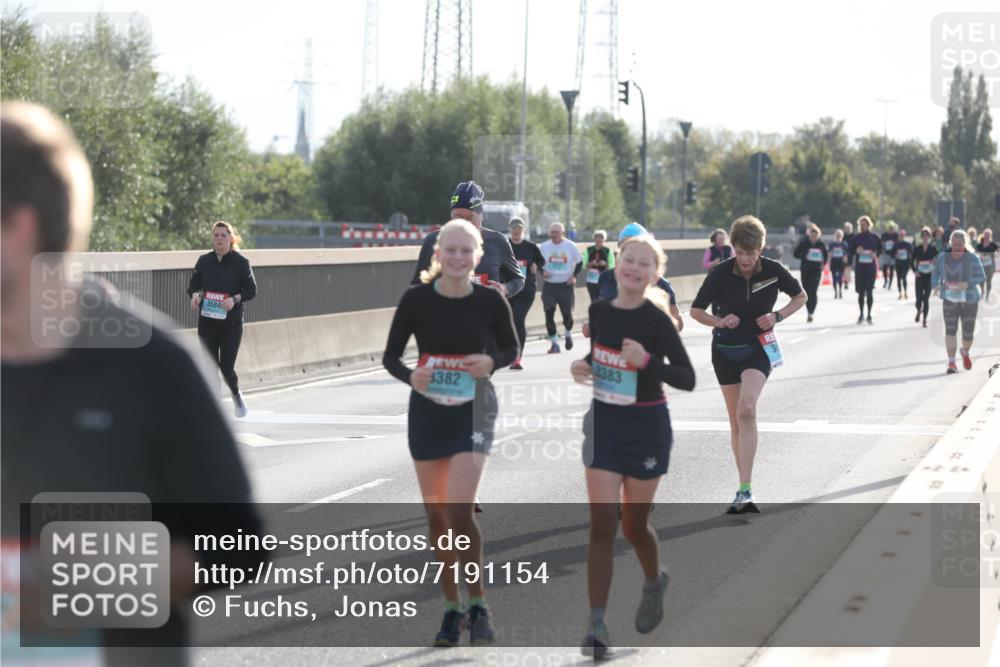 03.10.2024 - Köhlbrandbrückenlauf Fuchs,  Jonas http://msf.ph/oto/7191154 03.10.2024 09:24:26 Position 3 3584, 3382, 1383 meine-sportfotos.de