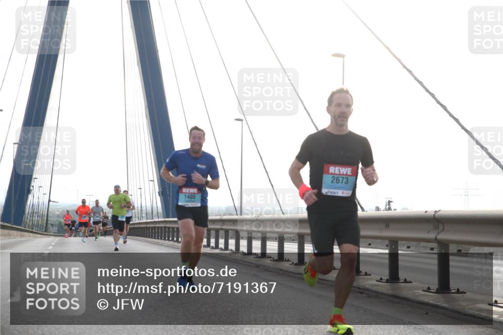 03.10.2024 - Köhlbrandbrückenlauf Jannik Wohlers http://msf.ph/oto/7191367 03.10.2024 09:18:51 Position 1 1405, 2673 meine-sportfotos.de
