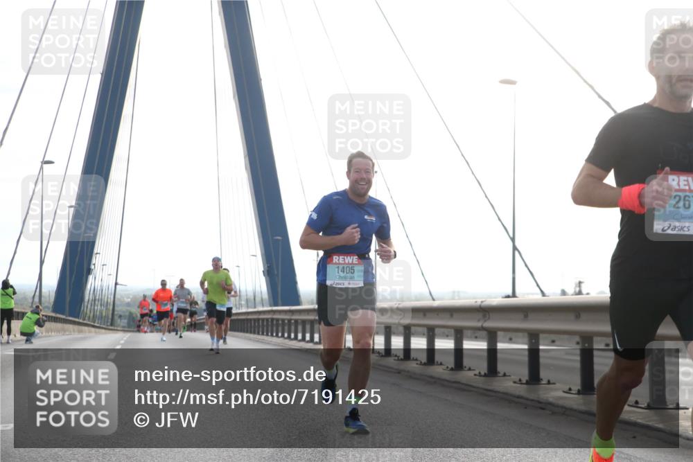 03.10.2024 - Köhlbrandbrückenlauf Jannik Wohlers http://msf.ph/oto/7191425 03.10.2024 09:18:51 Position 1 1405, 26 meine-sportfotos.de
