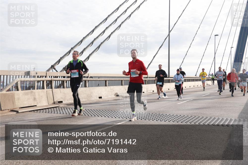 03.10.2024 - Köhlbrandbrückenlauf Matties Gatica Varas http://msf.ph/oto/7191442 03.10.2024 09:27:16 Position 2 1883, 255 meine-sportfotos.de