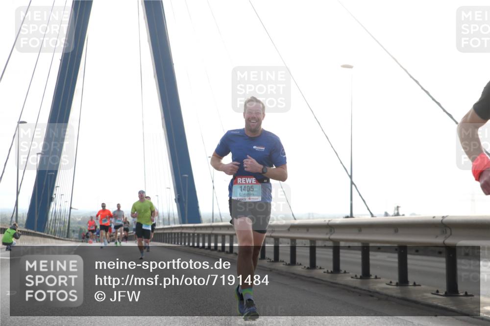 03.10.2024 - Köhlbrandbrückenlauf Jannik Wohlers http://msf.ph/oto/7191484 03.10.2024 09:18:52 Position 1 1405 meine-sportfotos.de