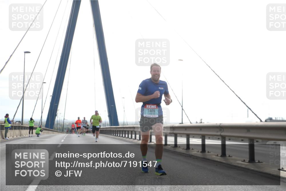 03.10.2024 - Köhlbrandbrückenlauf Jannik Wohlers http://msf.ph/oto/7191547 03.10.2024 09:18:52 Position 1 1405 meine-sportfotos.de