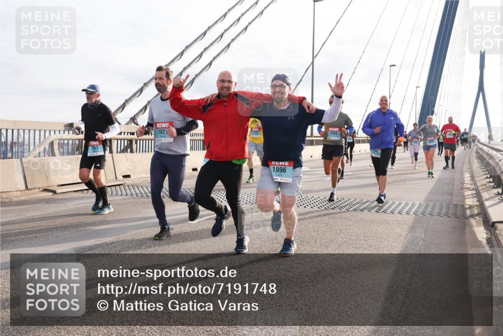 03.10.2024 - Köhlbrandbrückenlauf Matties Gatica Varas http://msf.ph/oto/7191748 03.10.2024 09:27:20 Position 2 152, 1921, 1722, 1996, 1936, 1479 meine-sportfotos.de