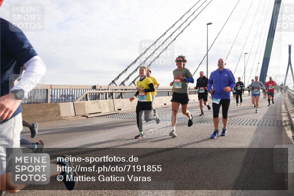 03.10.2024 - Köhlbrandbrückenlauf Matties Gatica Varas http://msf.ph/oto/7191855 03.10.2024 09:27:21 Position 2 1717, 1936 meine-sportfotos.de