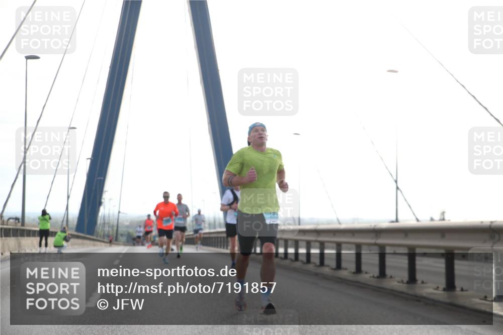 03.10.2024 - Köhlbrandbrückenlauf Jannik Wohlers http://msf.ph/oto/7191857 03.10.2024 09:18:55 Position 1  meine-sportfotos.de