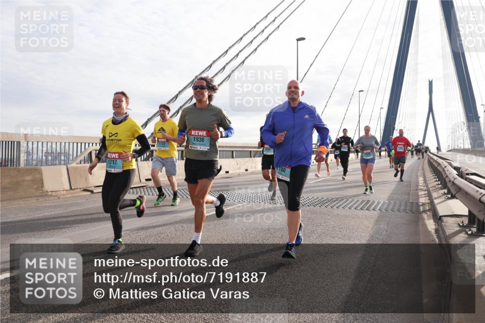 03.10.2024 - Köhlbrandbrückenlauf Matties Gatica Varas http://msf.ph/oto/7191887 03.10.2024 09:27:22 Position 2 1936, 1722, 1717, 180, 1479 meine-sportfotos.de