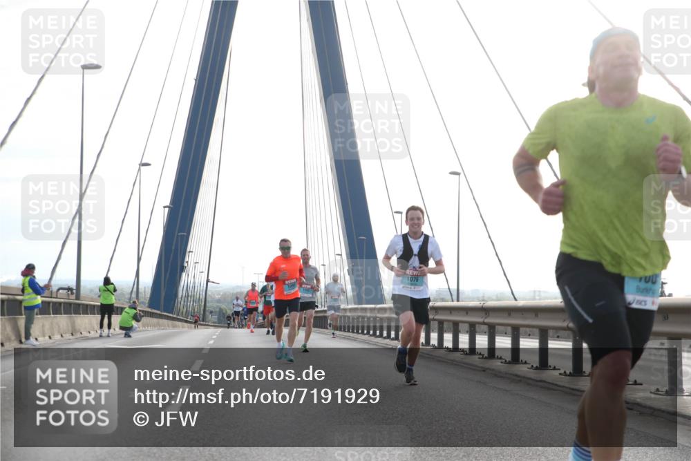 03.10.2024 - Köhlbrandbrückenlauf Jannik Wohlers http://msf.ph/oto/7191929 03.10.2024 09:18:56 Position 1 109, 1076 meine-sportfotos.de