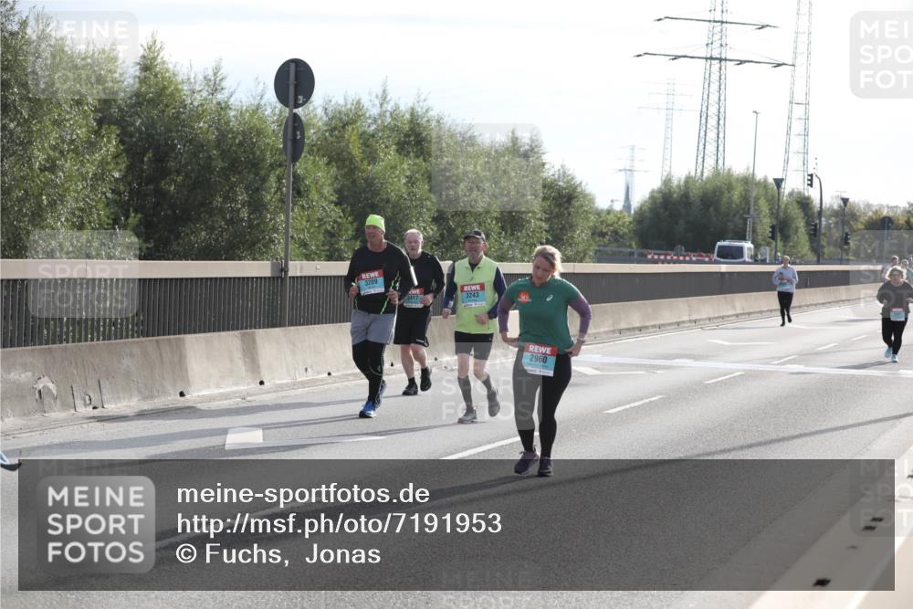 03.10.2024 - Köhlbrandbrückenlauf Fuchs,  Jonas http://msf.ph/oto/7191953 03.10.2024 09:25:10 Position 3 3209, 3417, 3243, 2960 meine-sportfotos.de