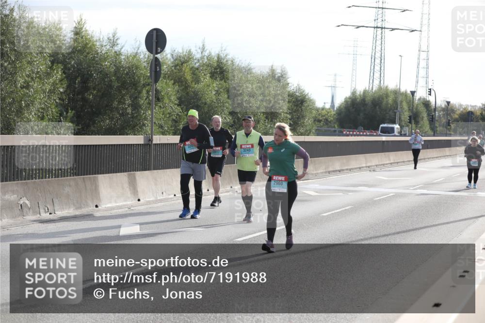 03.10.2024 - Köhlbrandbrückenlauf Fuchs,  Jonas http://msf.ph/oto/7191988 03.10.2024 09:25:10 Position 3 3209, 3417, 3243, 2960 meine-sportfotos.de