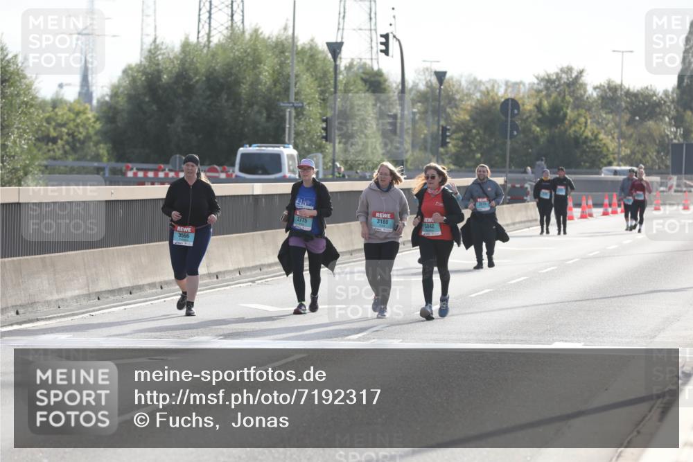 03.10.2024 - Köhlbrandbrückenlauf Fuchs,  Jonas http://msf.ph/oto/7192317 03.10.2024 09:25:39 Position 3 3566, 3180, 2775, 3042, 3516 meine-sportfotos.de