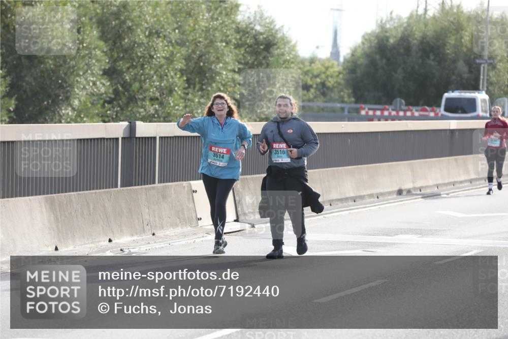 03.10.2024 - Köhlbrandbrückenlauf Fuchs,  Jonas http://msf.ph/oto/7192440 03.10.2024 09:25:55 Position 3 3514, 3516 meine-sportfotos.de