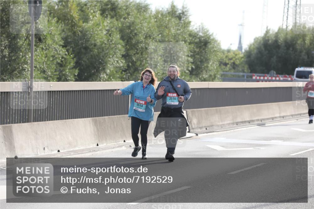 03.10.2024 - Köhlbrandbrückenlauf Fuchs,  Jonas http://msf.ph/oto/7192529 03.10.2024 09:25:56 Position 3 3514, 3516 meine-sportfotos.de
