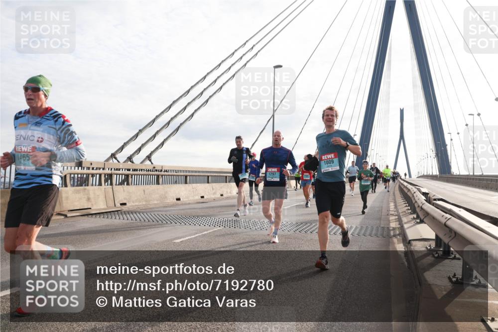 03.10.2024 - Köhlbrandbrückenlauf Matties Gatica Varas http://msf.ph/oto/7192780 03.10.2024 09:27:34 Position 2 1465, 1297, 1009 meine-sportfotos.de