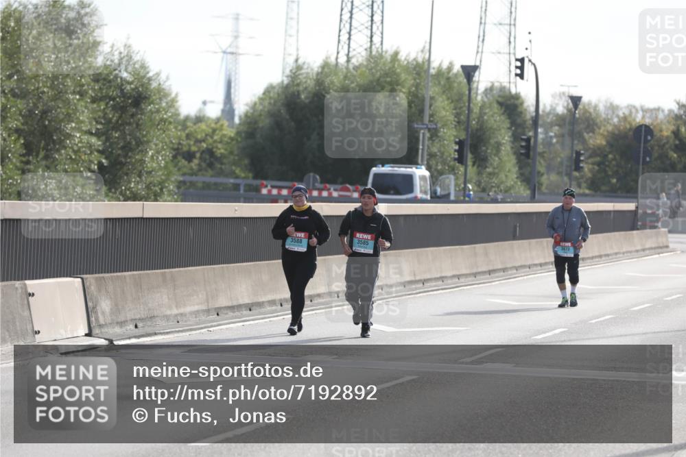 03.10.2024 - Köhlbrandbrückenlauf Fuchs,  Jonas http://msf.ph/oto/7192892 03.10.2024 09:26:05 Position 3 3588, 3585, 3473 meine-sportfotos.de