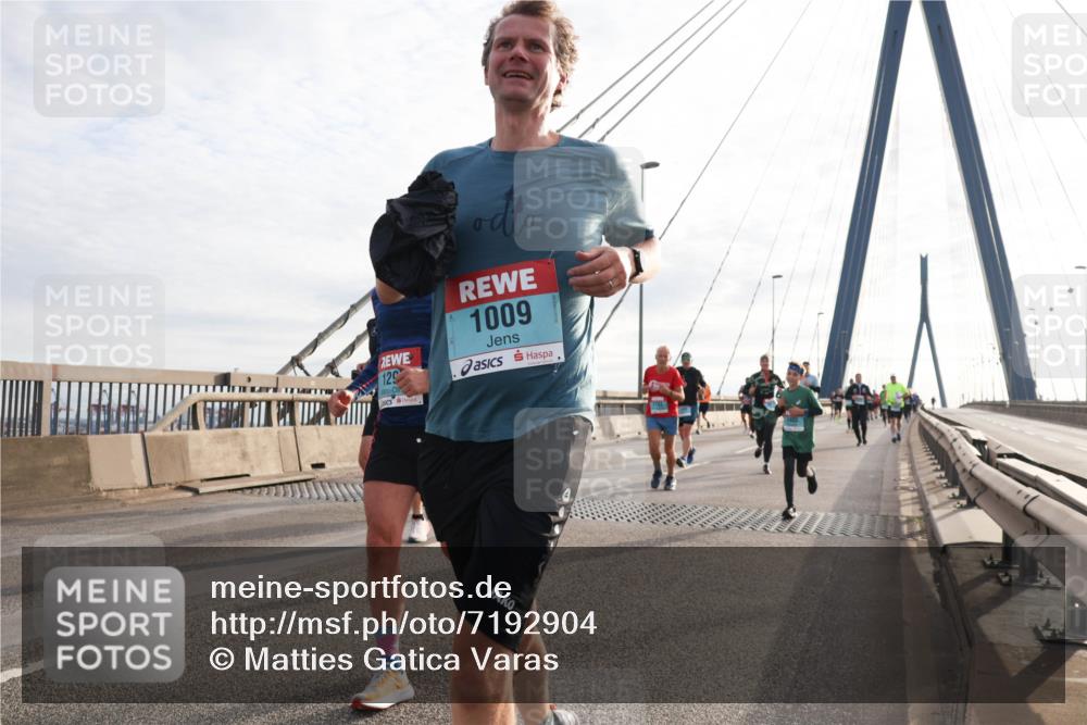 03.10.2024 - Köhlbrandbrückenlauf Matties Gatica Varas http://msf.ph/oto/7192904 03.10.2024 09:27:35 Position 2 129, 1009 meine-sportfotos.de