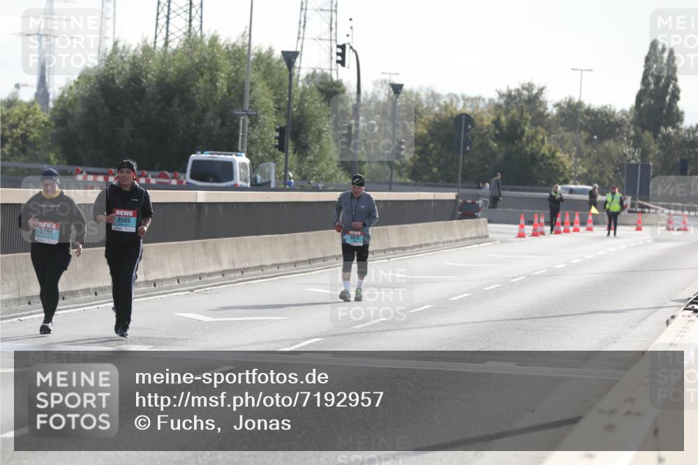 03.10.2024 - Köhlbrandbrückenlauf Fuchs,  Jonas http://msf.ph/oto/7192957 03.10.2024 09:26:06 Position 3 3588, 3585, 3473 meine-sportfotos.de