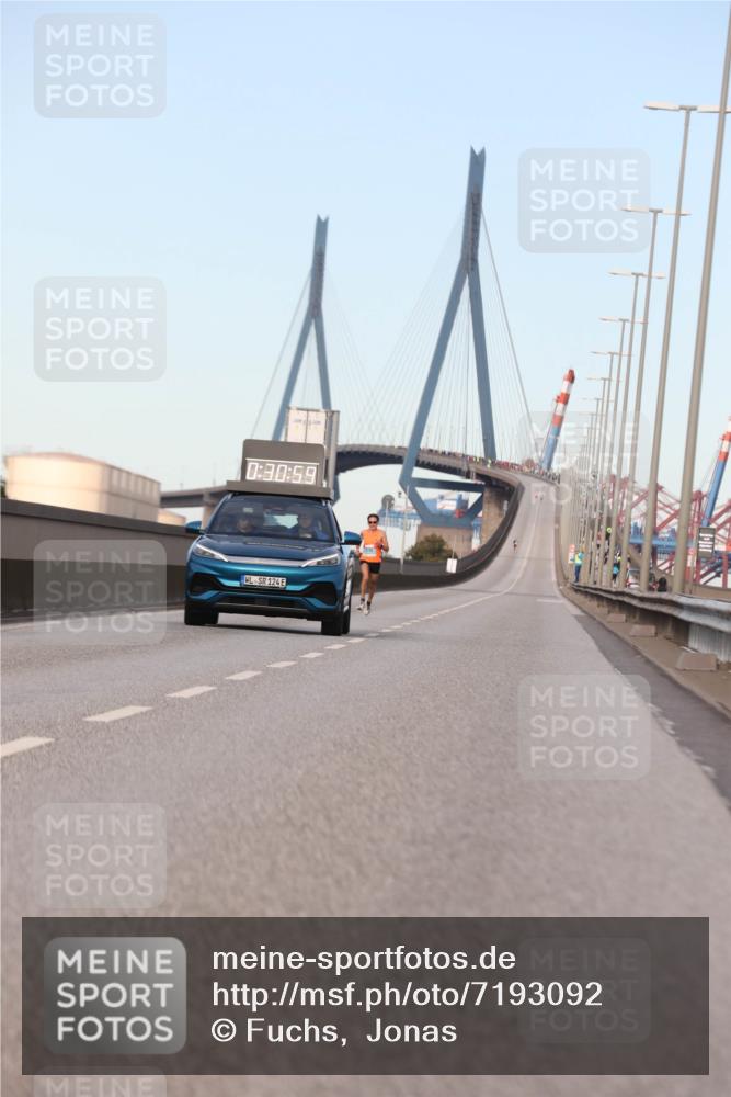 03.10.2024 - Köhlbrandbrückenlauf Fuchs,  Jonas http://msf.ph/oto/7193092 03.10.2024 09:30:43 Position 3 0, 30, 59, 124 meine-sportfotos.de