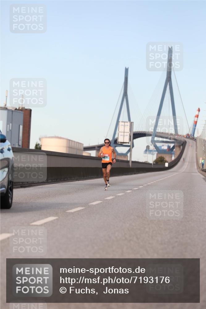 03.10.2024 - Köhlbrandbrückenlauf Fuchs,  Jonas http://msf.ph/oto/7193176 03.10.2024 09:30:51 Position 3  meine-sportfotos.de