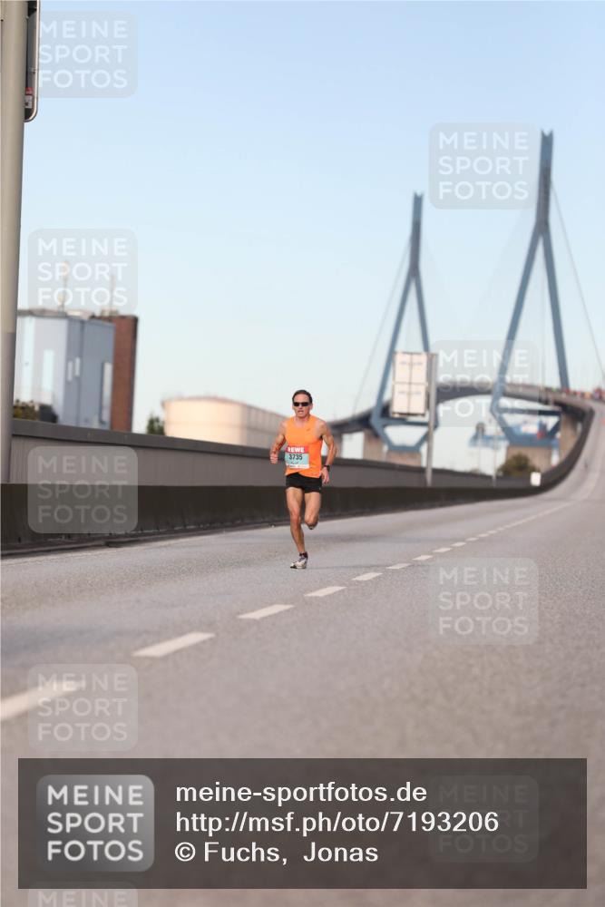 03.10.2024 - Köhlbrandbrückenlauf Fuchs,  Jonas http://msf.ph/oto/7193206 03.10.2024 09:30:53 Position 3 3735 meine-sportfotos.de