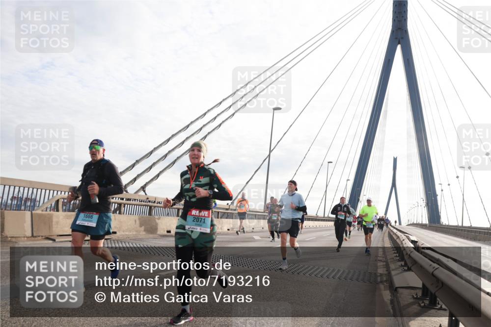03.10.2024 - Köhlbrandbrückenlauf Matties Gatica Varas http://msf.ph/oto/7193216 03.10.2024 09:27:38 Position 2 1666, 2071 meine-sportfotos.de