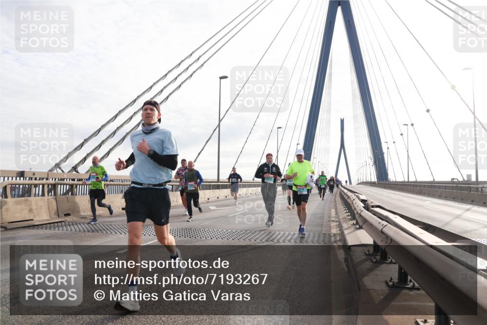 03.10.2024 - Köhlbrandbrückenlauf Matties Gatica Varas http://msf.ph/oto/7193267 03.10.2024 09:27:39 Position 2  meine-sportfotos.de