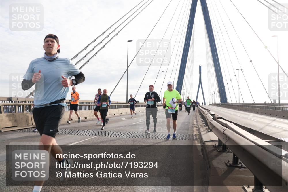 03.10.2024 - Köhlbrandbrückenlauf Matties Gatica Varas http://msf.ph/oto/7193294 03.10.2024 09:27:40 Position 2 1436, 1886, 1776 meine-sportfotos.de