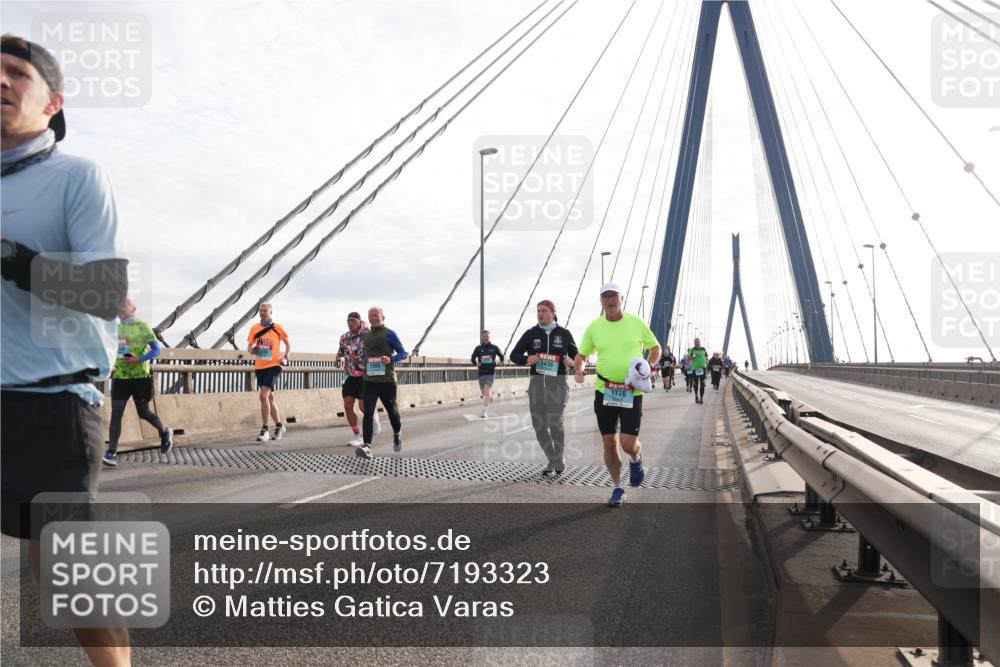 03.10.2024 - Köhlbrandbrückenlauf Matties Gatica Varas http://msf.ph/oto/7193323 03.10.2024 09:27:40 Position 2 1436, 1886, 1776 meine-sportfotos.de