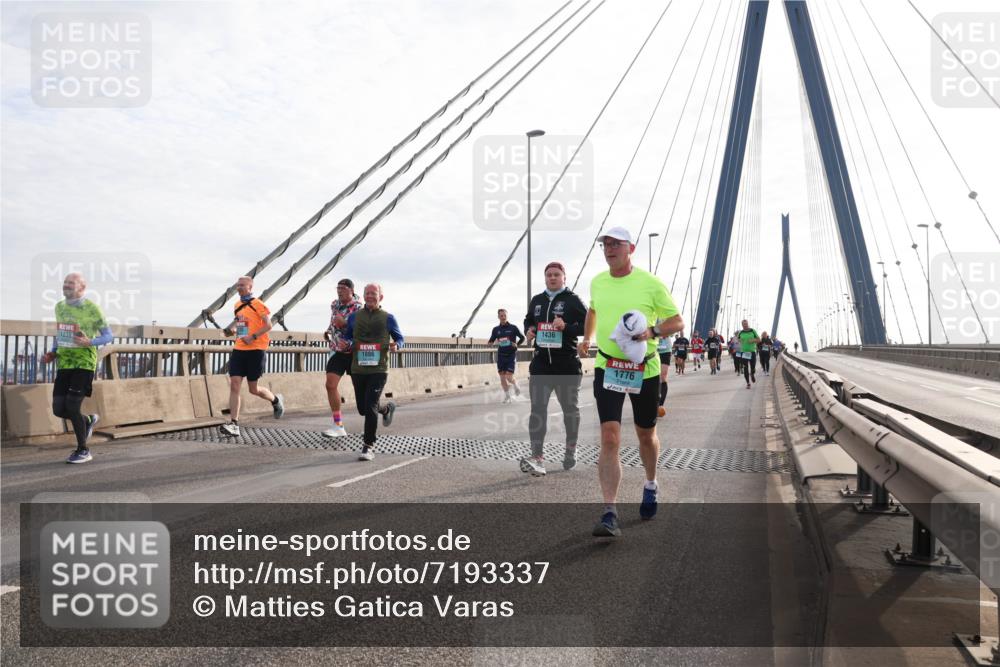03.10.2024 - Köhlbrandbrückenlauf Matties Gatica Varas http://msf.ph/oto/7193337 03.10.2024 09:27:40 Position 2 1886, 1436, 1776 meine-sportfotos.de