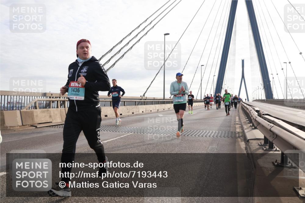03.10.2024 - Köhlbrandbrückenlauf Matties Gatica Varas http://msf.ph/oto/7193443 03.10.2024 09:27:42 Position 2 1436, 1376 meine-sportfotos.de