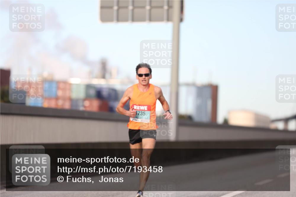 03.10.2024 - Köhlbrandbrückenlauf Fuchs,  Jonas http://msf.ph/oto/7193458 03.10.2024 09:30:58 Position 3 3735 meine-sportfotos.de