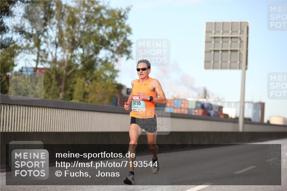 03.10.2024 - Köhlbrandbrückenlauf Fuchs,  Jonas http://msf.ph/oto/7193544 03.10.2024 09:30:59 Position 3 3735 meine-sportfotos.de