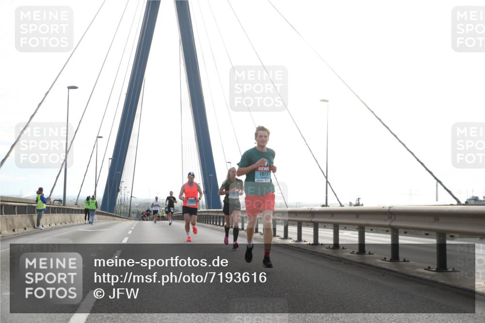 03.10.2024 - Köhlbrandbrückenlauf Jannik Wohlers http://msf.ph/oto/7193616 03.10.2024 09:19:04 Position 1 1004, 1077 meine-sportfotos.de