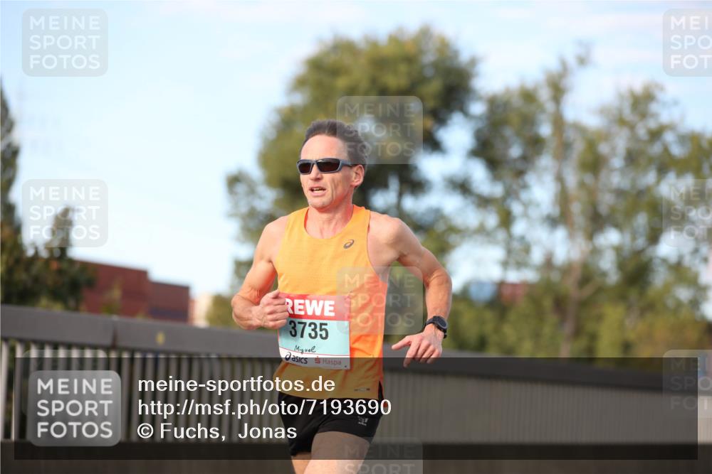 03.10.2024 - Köhlbrandbrückenlauf Fuchs,  Jonas http://msf.ph/oto/7193690 03.10.2024 09:31:00 Position 3 3735 meine-sportfotos.de