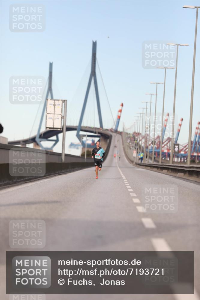 03.10.2024 - Köhlbrandbrückenlauf Fuchs,  Jonas http://msf.ph/oto/7193721 03.10.2024 09:32:35 Position 3  meine-sportfotos.de